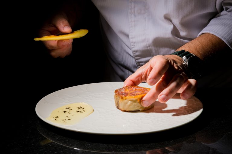 table-gastronomique-plats-a-emporter